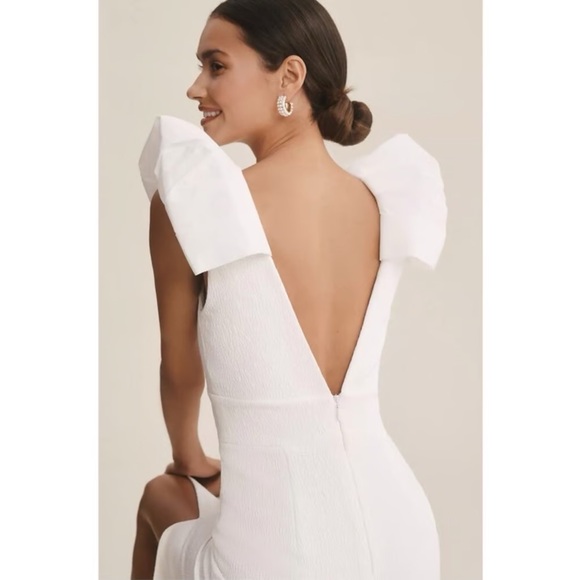 Rebecca Vallance Puff Sleeve V neck Midi dress - Picture 2 of 7